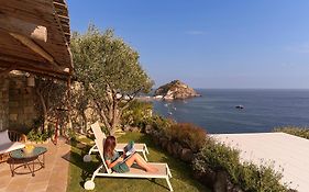 Costa Del Capitano Suite Apartments